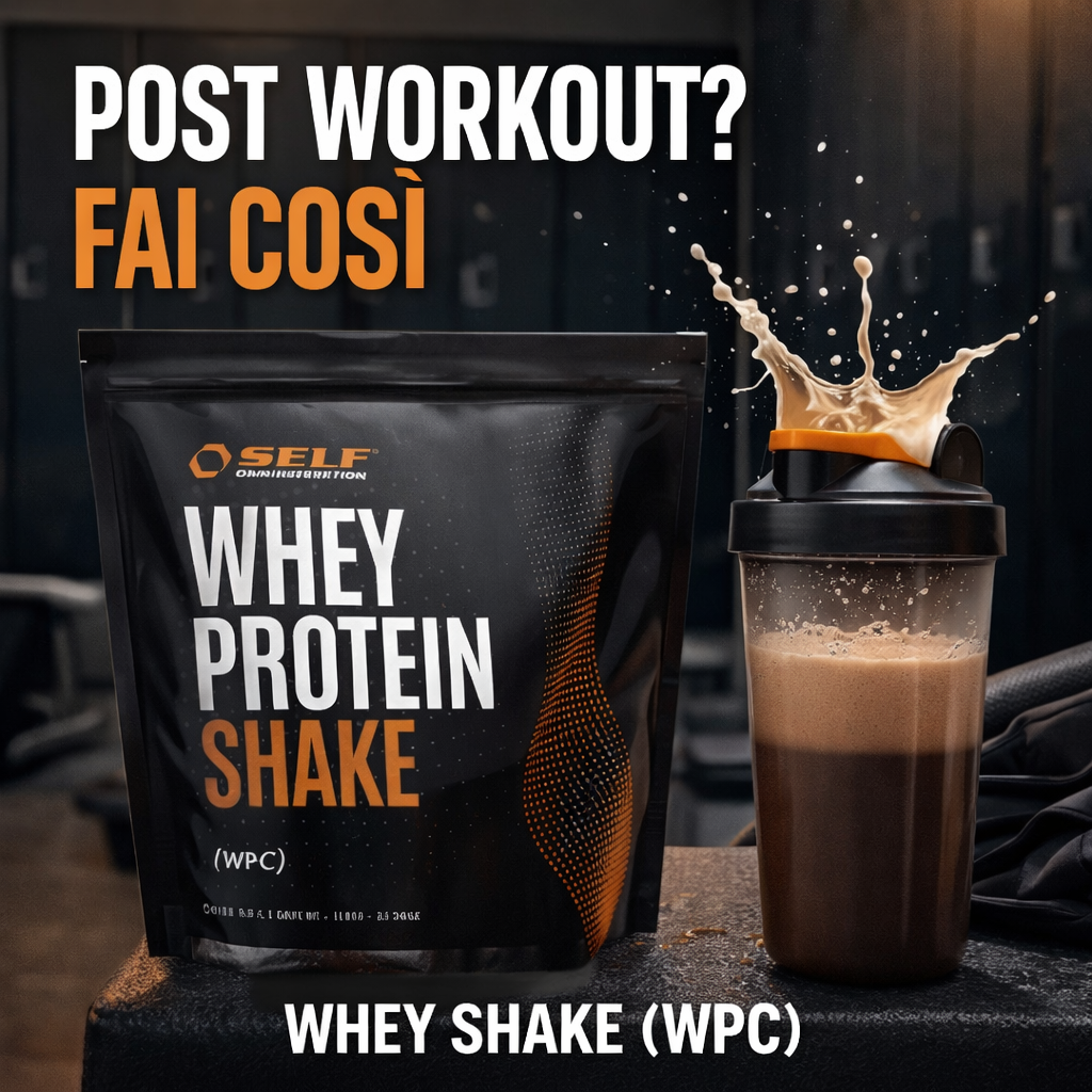 Whey Shake Self Omninutrition 1 kg in primo piano con shaker post allenamento